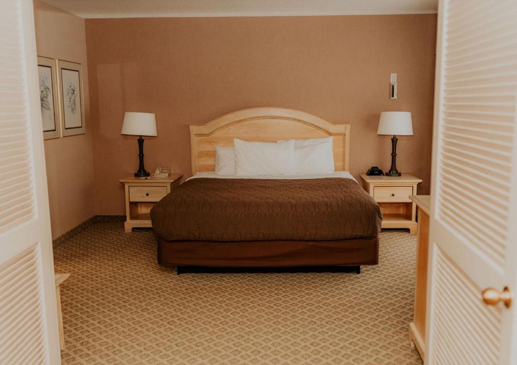 Wallace Inn Экстерьер фото