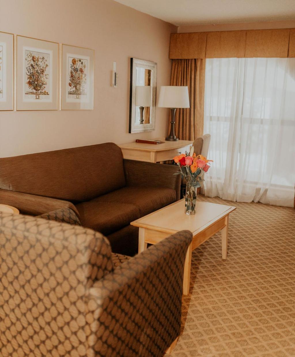Wallace Inn Экстерьер фото