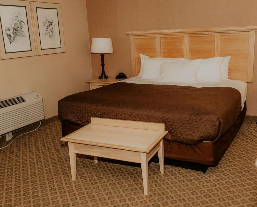 Wallace Inn Экстерьер фото